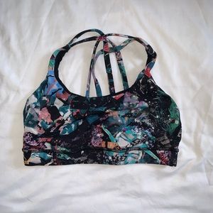 Lululemon size 4 cross back sports bra